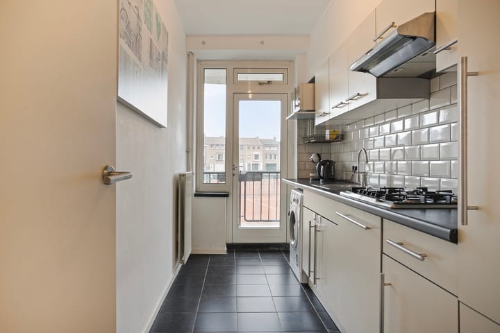 Photo 8 of Adelbert van Scharnlaan H 40