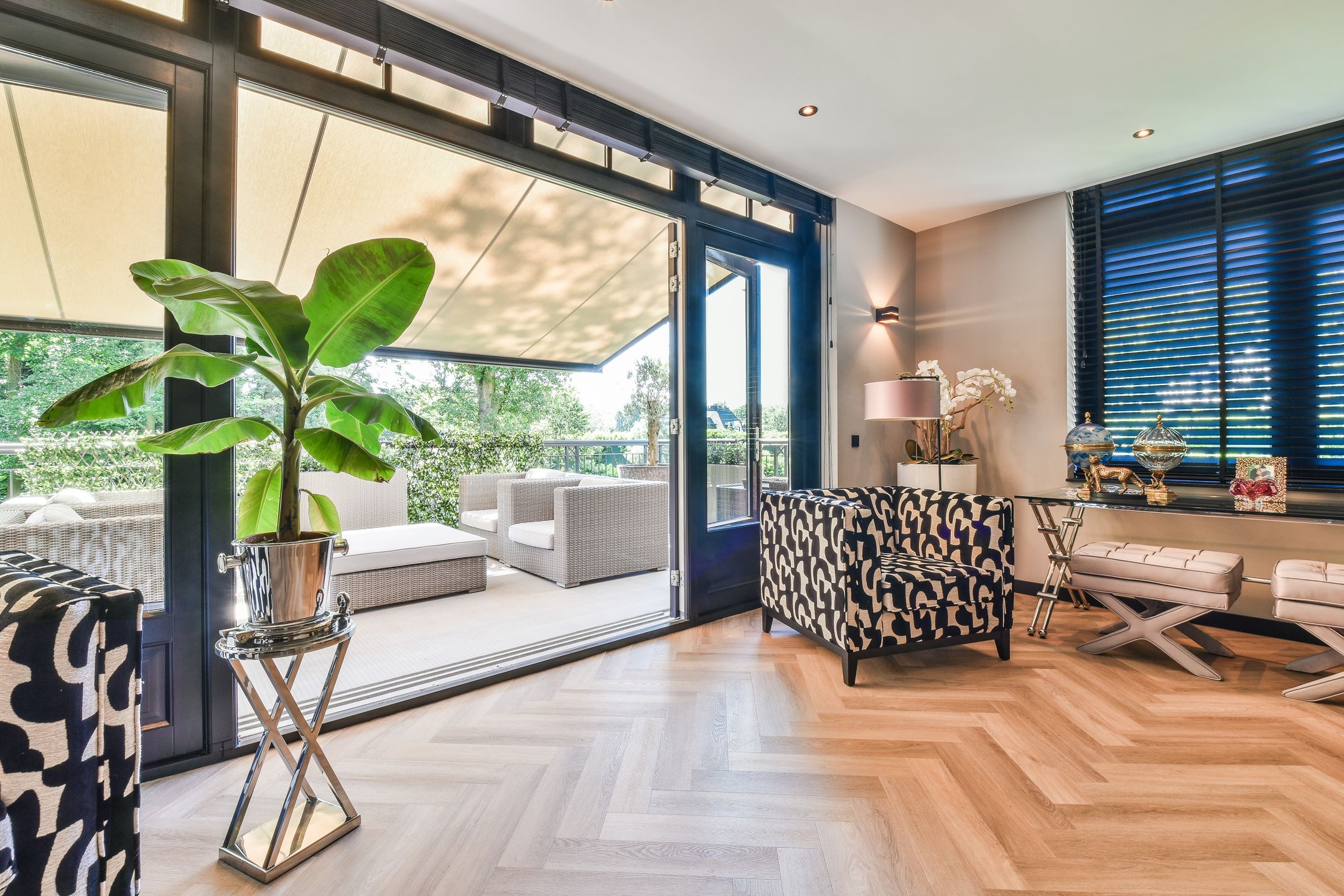 Foto 15 van Rijksweg-West 10-G