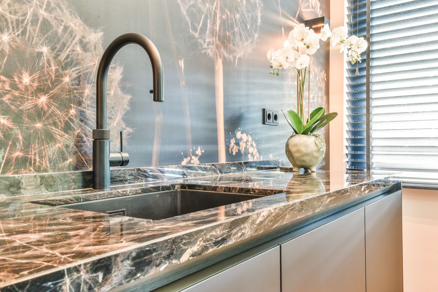 Foto 19 van Rijksweg-West 10-G