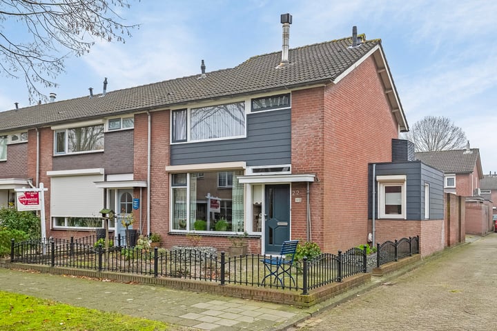 Bekijk foto 4 van van Goghstraat 22