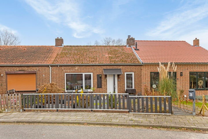 Bekijk foto 2 van Leeuwerikstraat 28