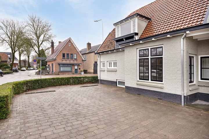 View photo 42 of Hoofdstraat 166