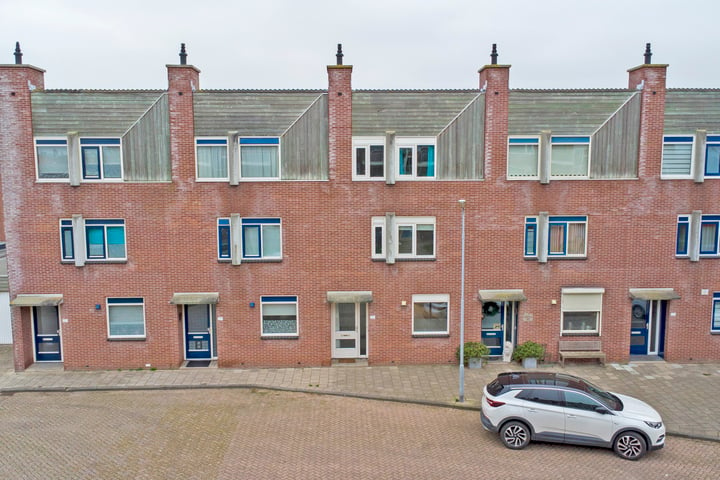 Bekijk foto 1 van Van Dishoeckstraat 231