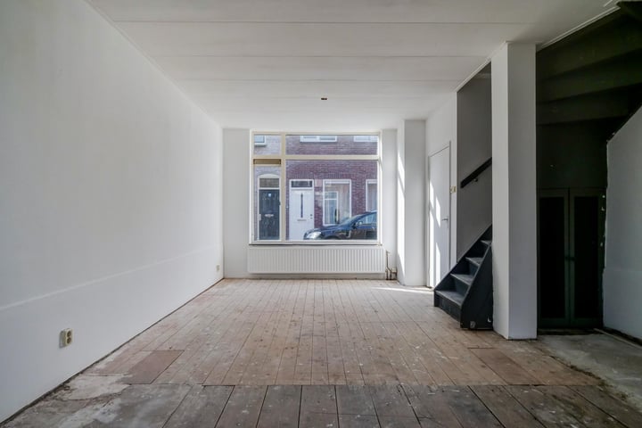 Bekijk foto 3 van De Ruijterstraat 47