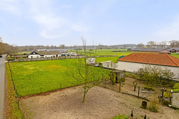 Bekijk foto 3 van Langenboomseweg 100