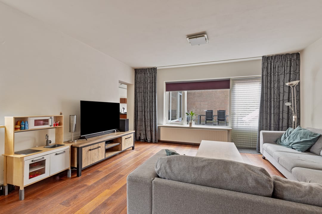 Photo 2 of Vermeerplantsoen 129