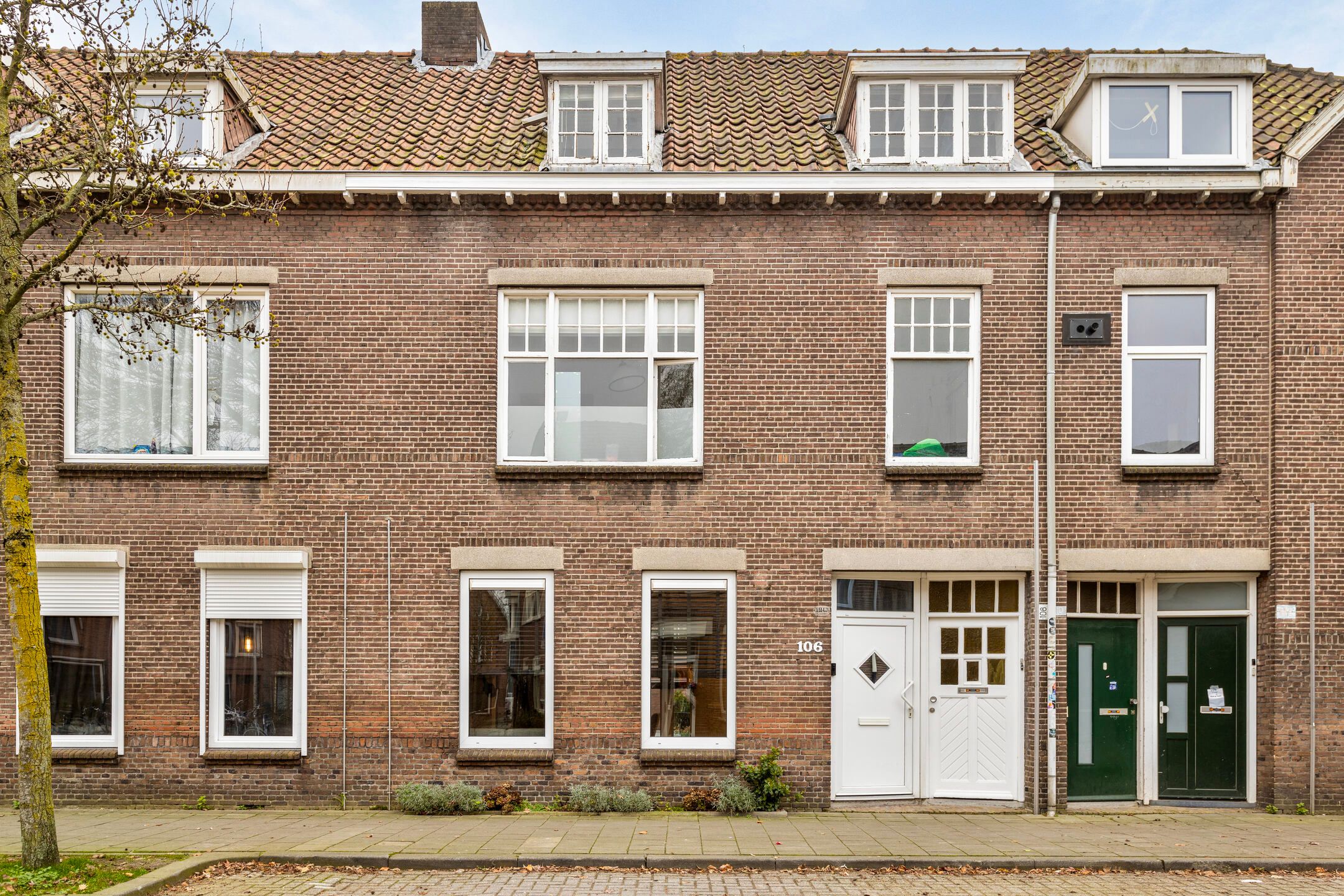 Enschotsestraat, 106, Tilburg, 5014DH, Noord-Brabant, Nederland 106