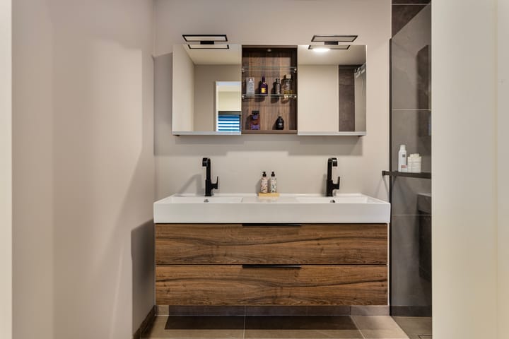 Photo 15 of Enschotsestraat 106