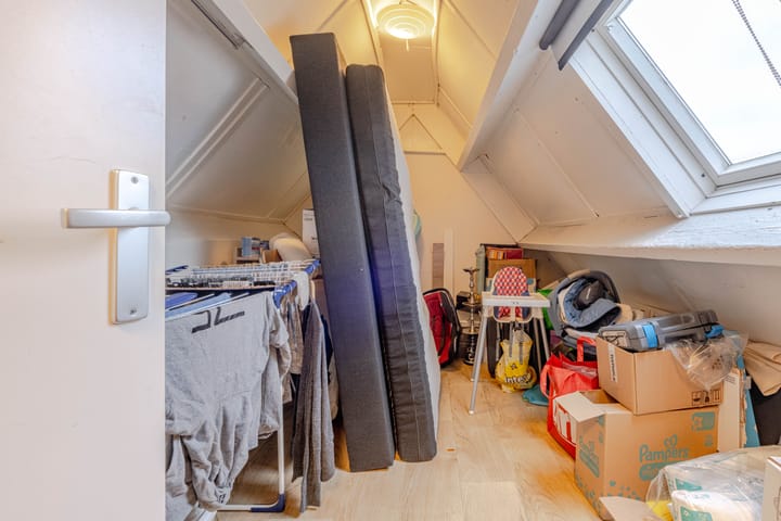 Foto 24 van Nieuwenhoornstraat 57-A