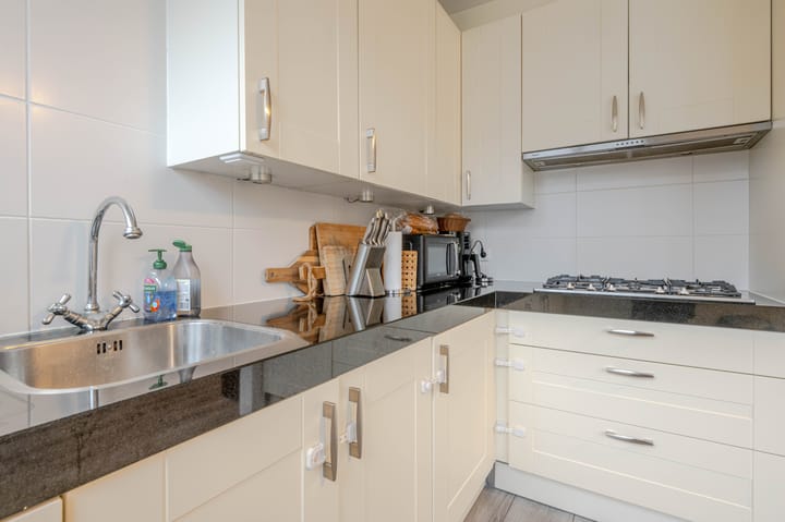 Foto 13 van Nieuwenhoornstraat 57-A