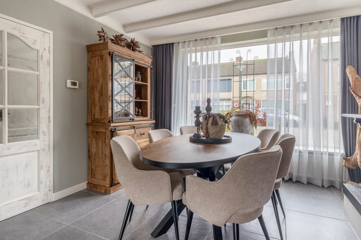 Foto 6 van Van Oost-Frieslandstraat 54