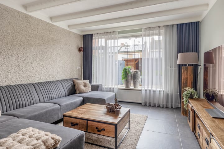 Foto 8 van Van Oost-Frieslandstraat 54