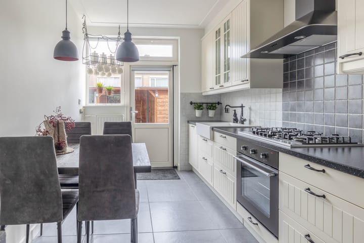 Foto 11 van Van Oost-Frieslandstraat 54