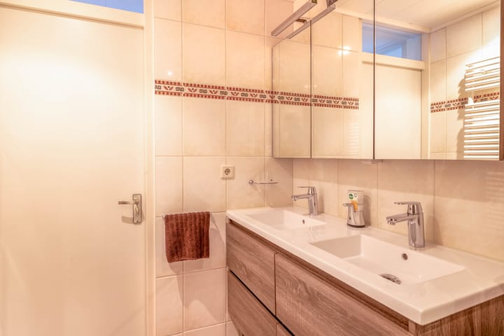 Foto 20 van Van Oost-Frieslandstraat 54