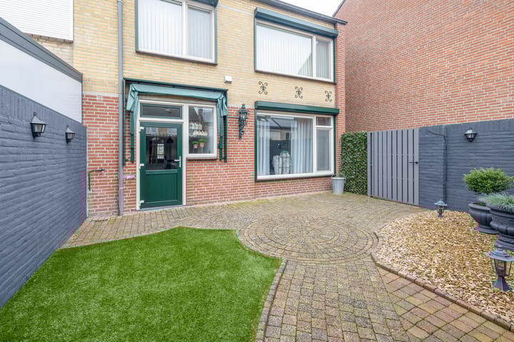 Foto 28 van Van Oost-Frieslandstraat 54