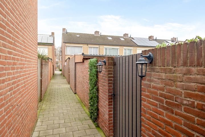 Foto 33 van Van Oost-Frieslandstraat 54