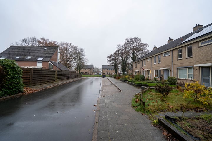 View photo 28 of Overijssellaan 46