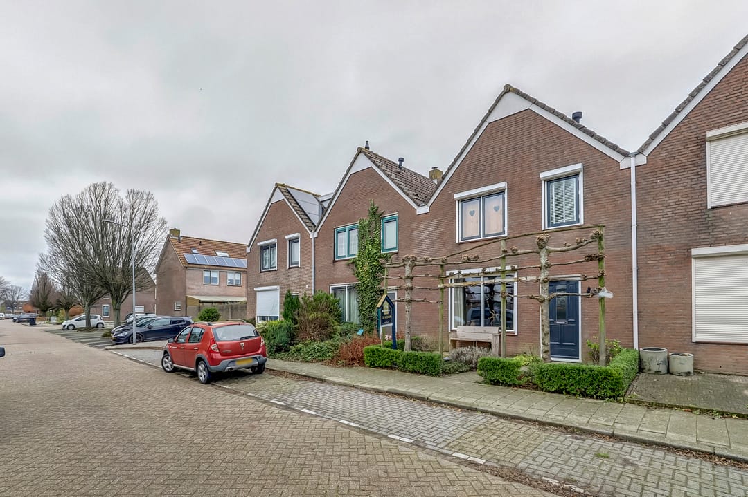 Photo 1 of Burgemeester Bouwensestraat 37