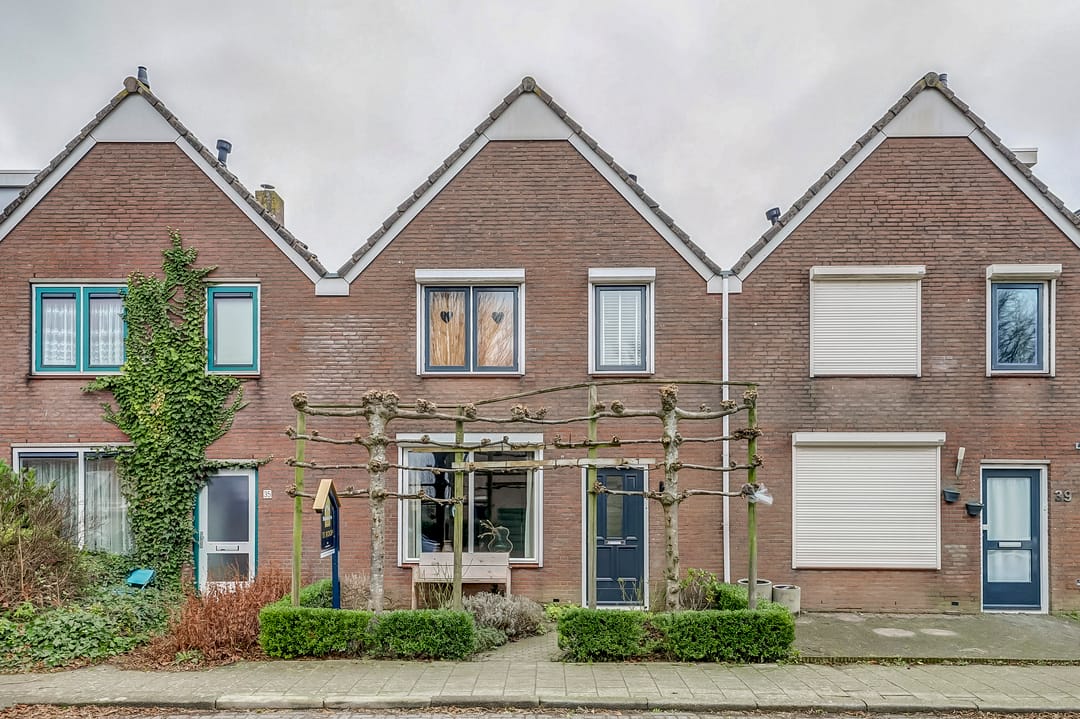 Photo 2 of Burgemeester Bouwensestraat 37