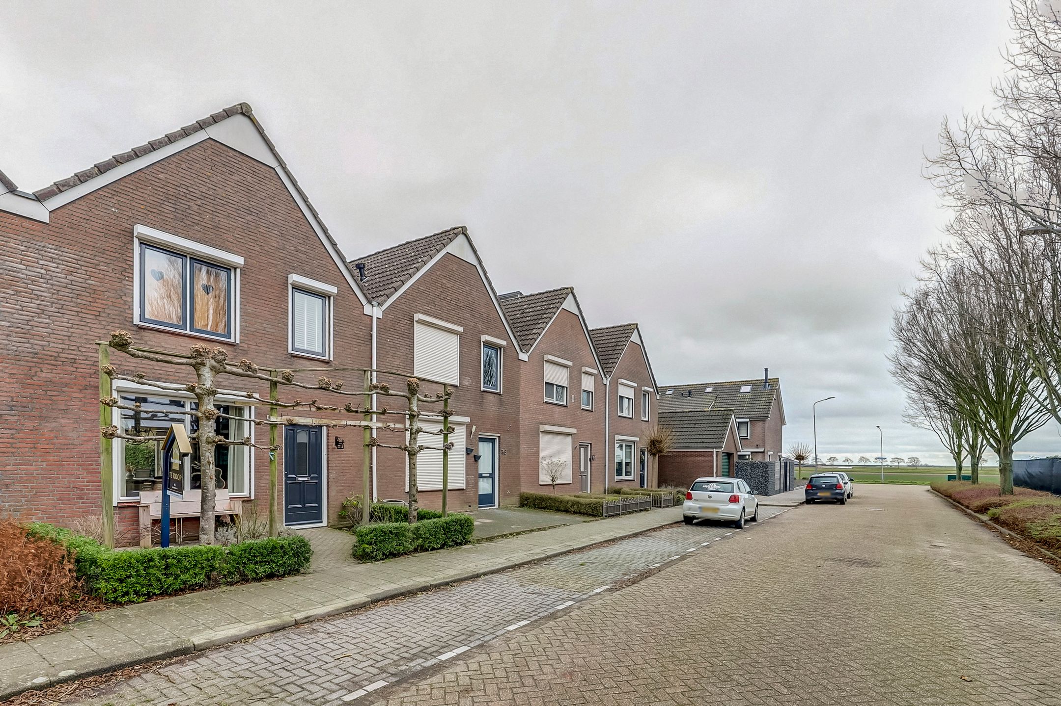 Photo 3 of Burgemeester Bouwensestraat 37