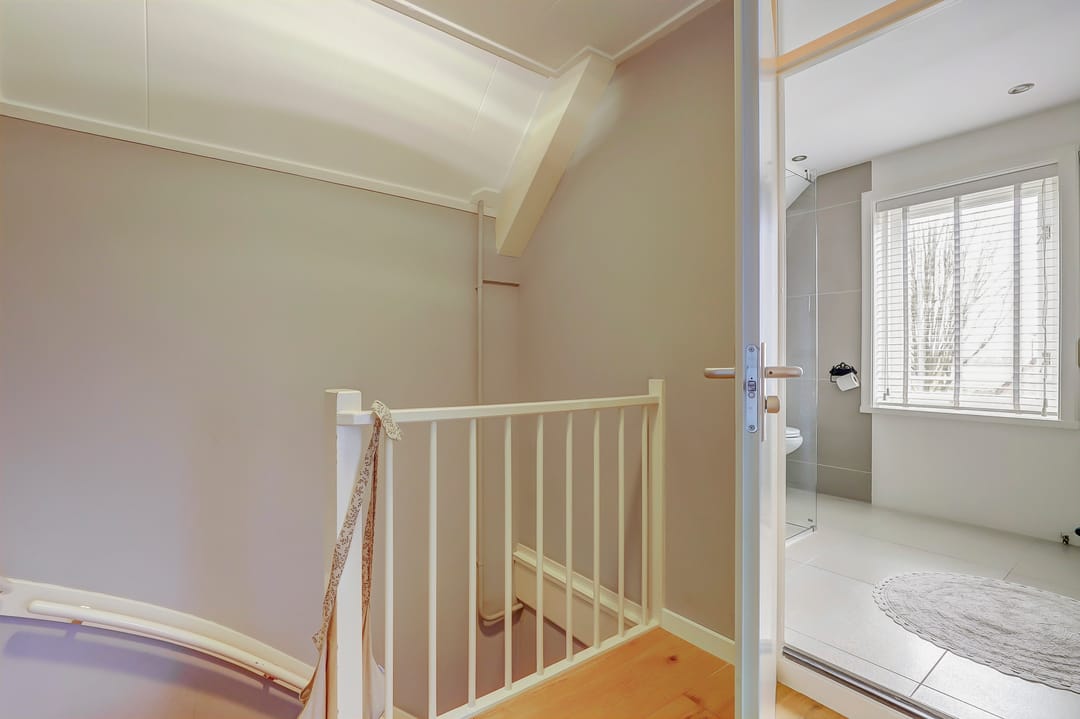 Photo 16 of Burgemeester Bouwensestraat 37