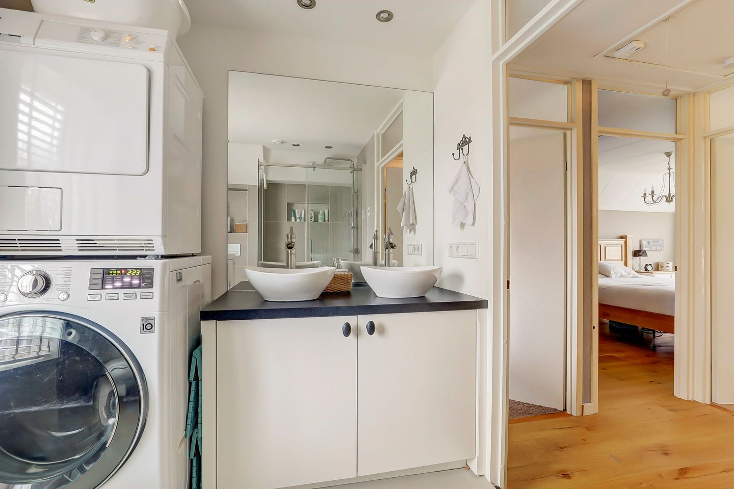 Photo 20 of Burgemeester Bouwensestraat 37