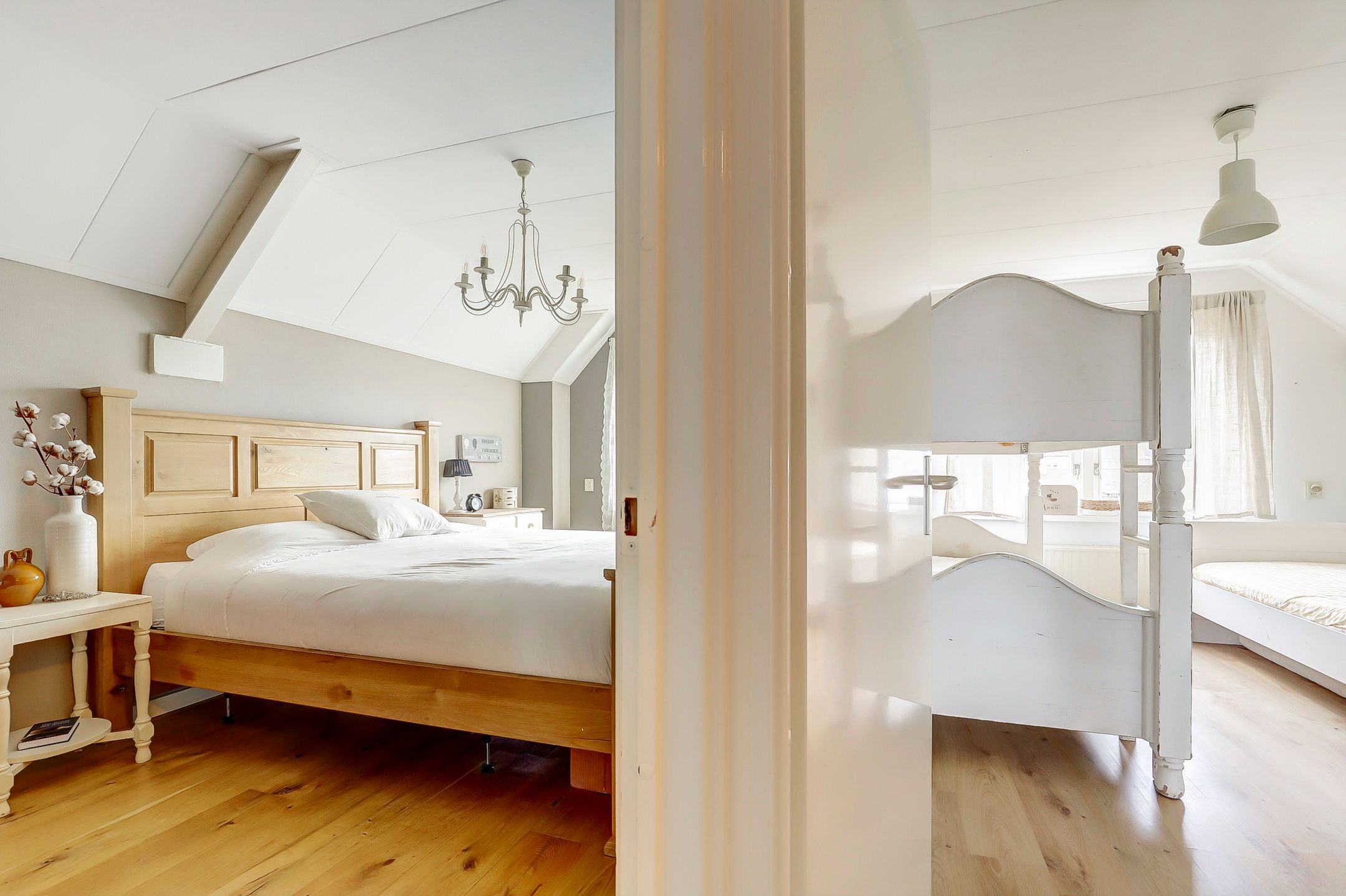 Photo 21 of Burgemeester Bouwensestraat 37