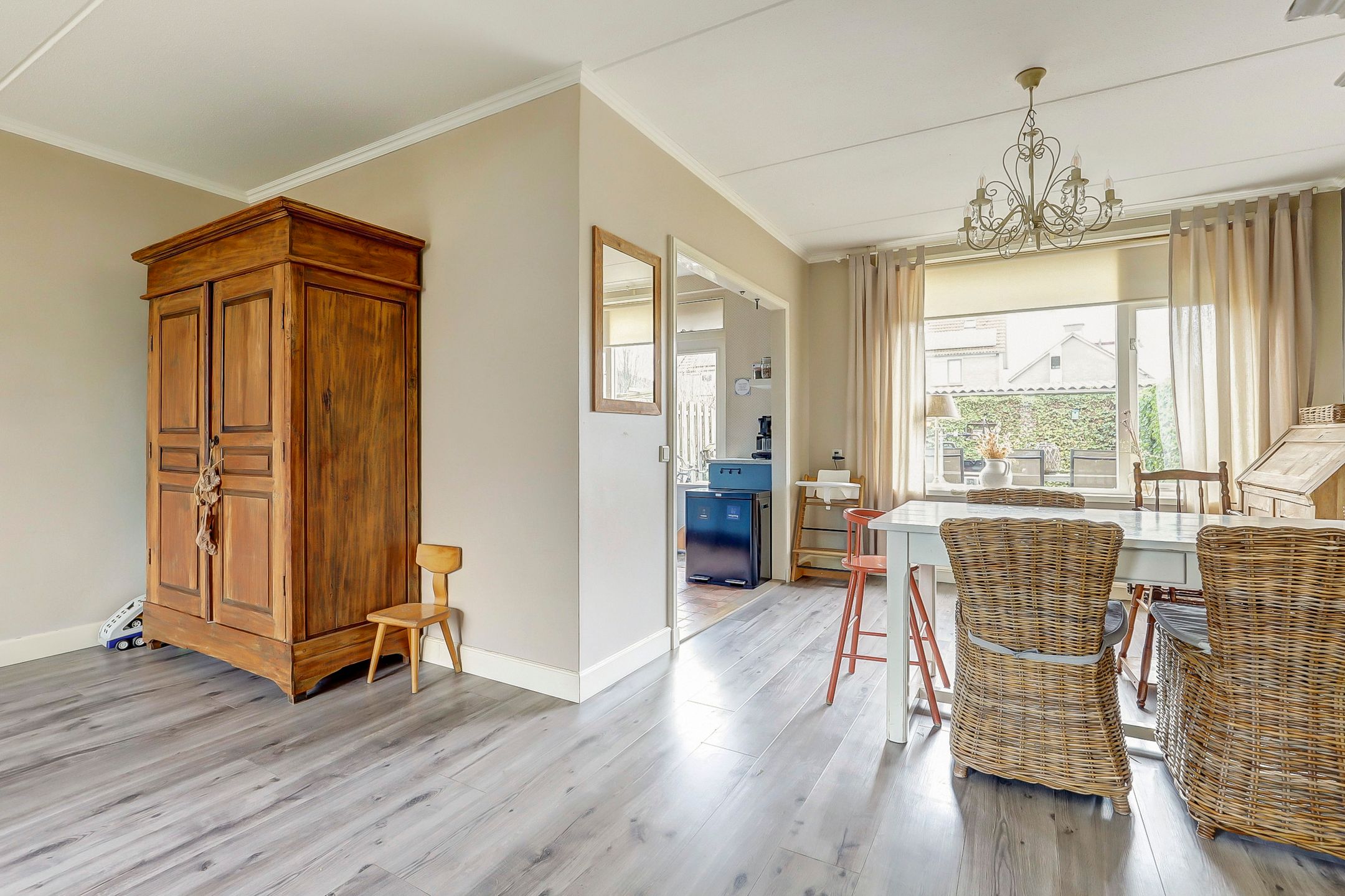 Photo 6 of Burgemeester Bouwensestraat 37