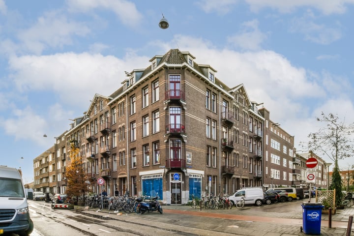 Filips van Almondestraat 1-3