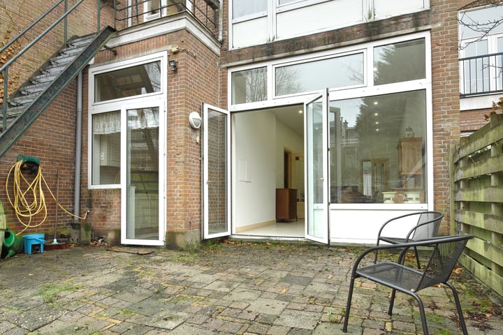 Bekijk foto 19 van Adelheidstraat 62