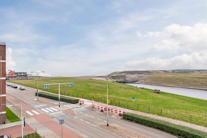 Bekijk foto 4 van Rijnmond 110