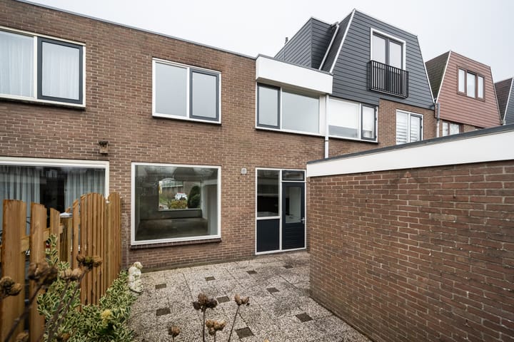 Foto 4 van Van den Berghlaan 377