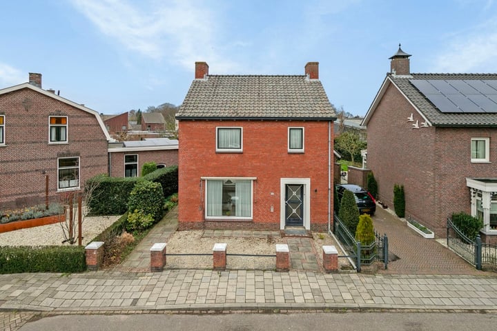 Bekijk foto 1 van van Sasse van Ysseltstraat 34-A