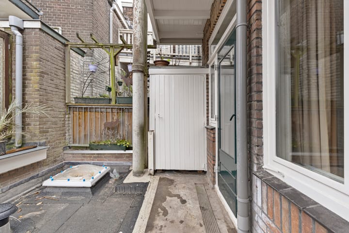 Foto 24 van van Schagenstraat 3