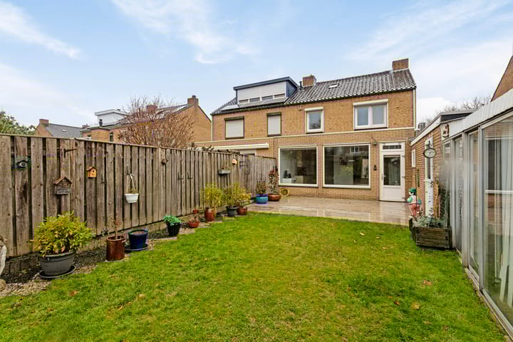 Foto 7 van Burg Fredrixstraat 8