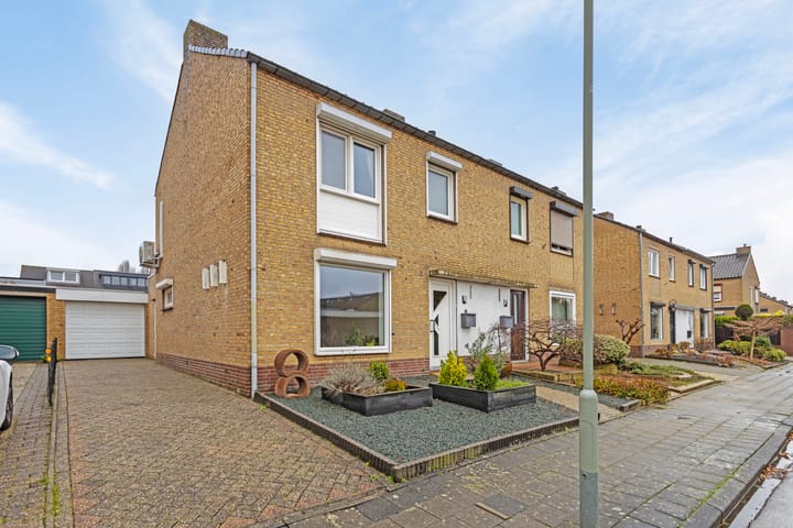 Foto 8 van Burg Fredrixstraat 8