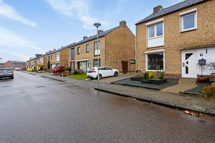 Foto 9 van Burg Fredrixstraat 8