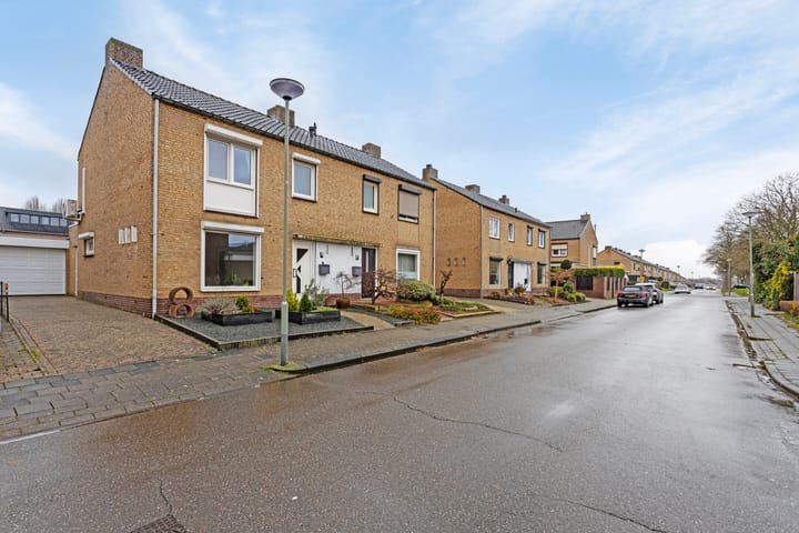 Foto 10 van Burg Fredrixstraat 8