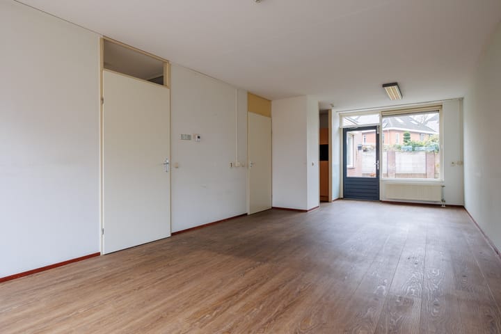 Foto 2 van Burg.van Banningstraat 11