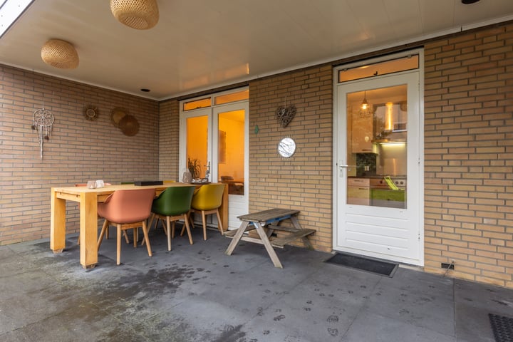 Bekijk foto 36 van Jan van Salmstraat 49