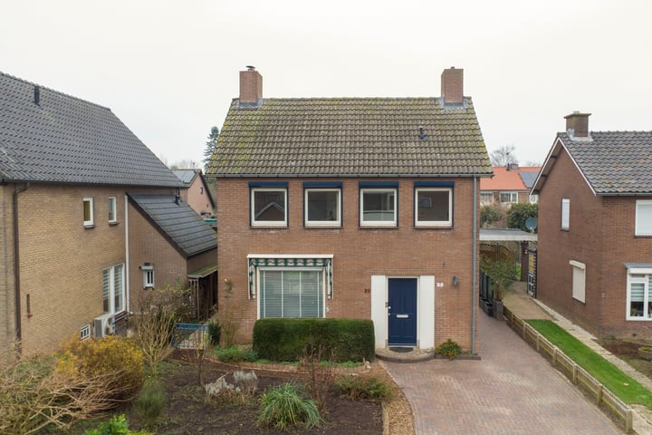 Bekijk foto 58 van Schouwenburgsestraat 25