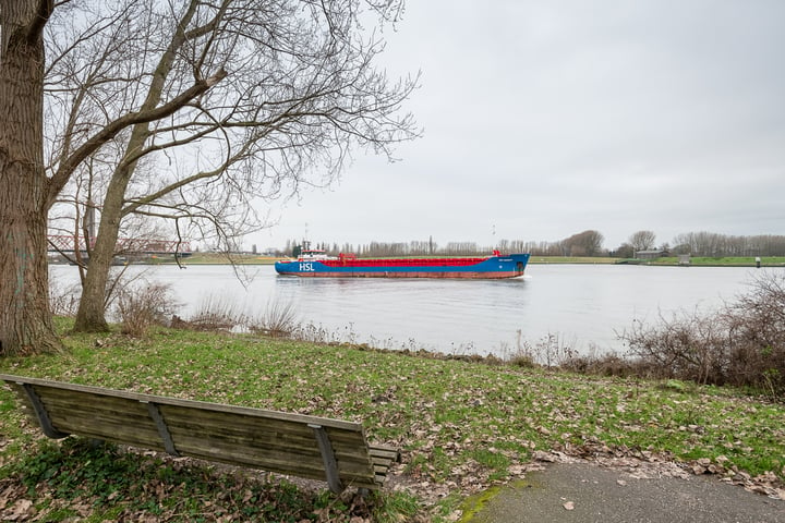 Bekijk foto 41 van Wijnruitstraat 377