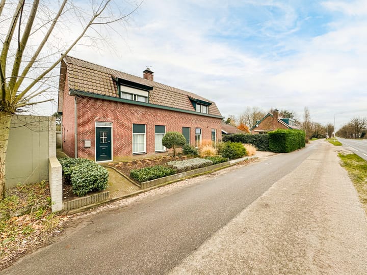 Photo 31 of Bredaseweg 23-A