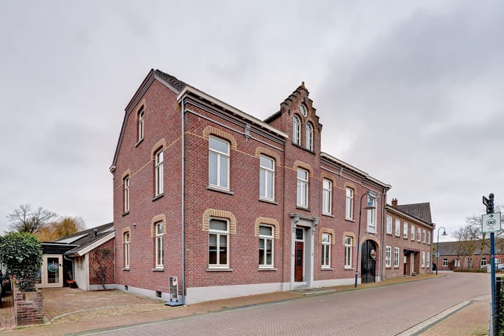 Markt 8