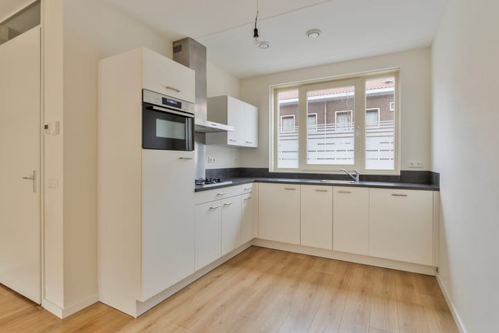 Foto 12 van Bernhardstraat 7