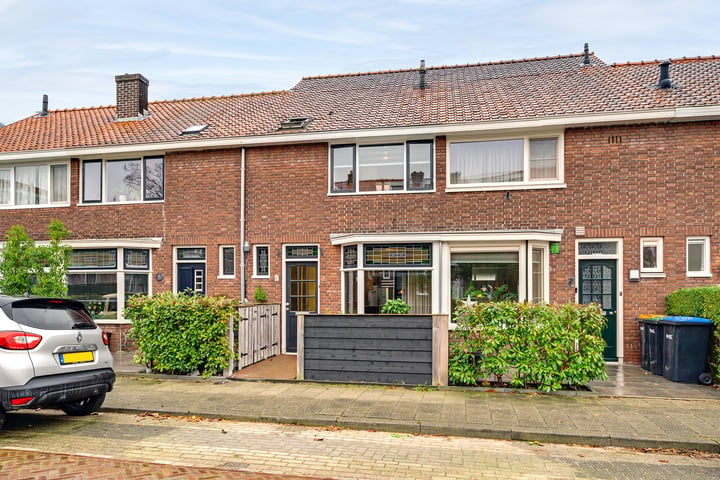 Bekijk foto 1 van Juliana van Stolbergstraat 6