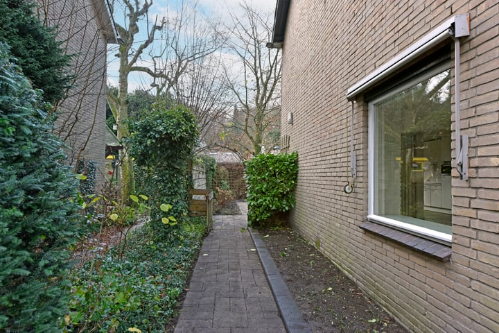 Bekijk foto 34 van Marmontweg 50