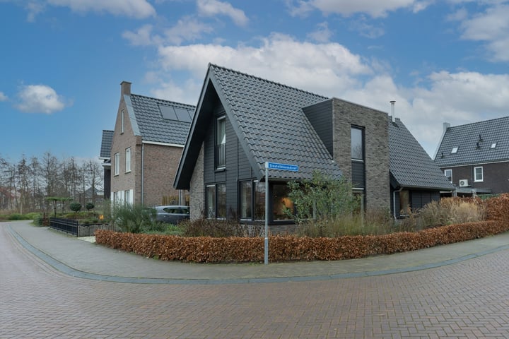 View photo 2 of Paardenbloemdreef 12