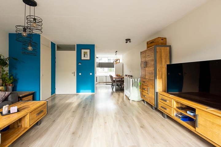 Foto 10 van De Gasperisingel 33