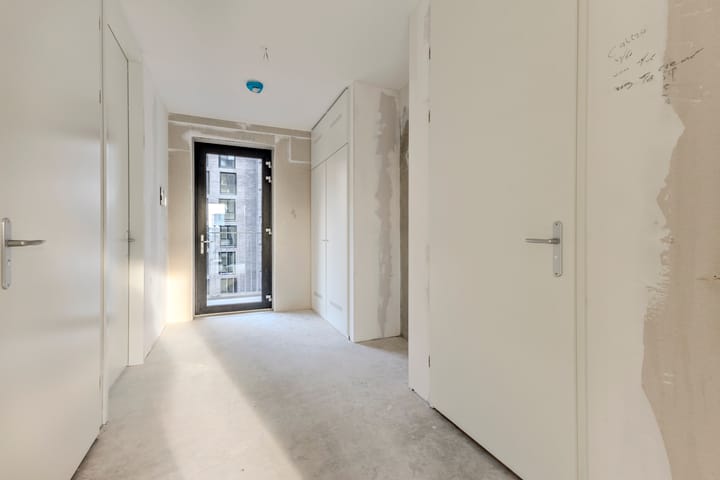 Photo 6 of Mies van der Rohestraat 259